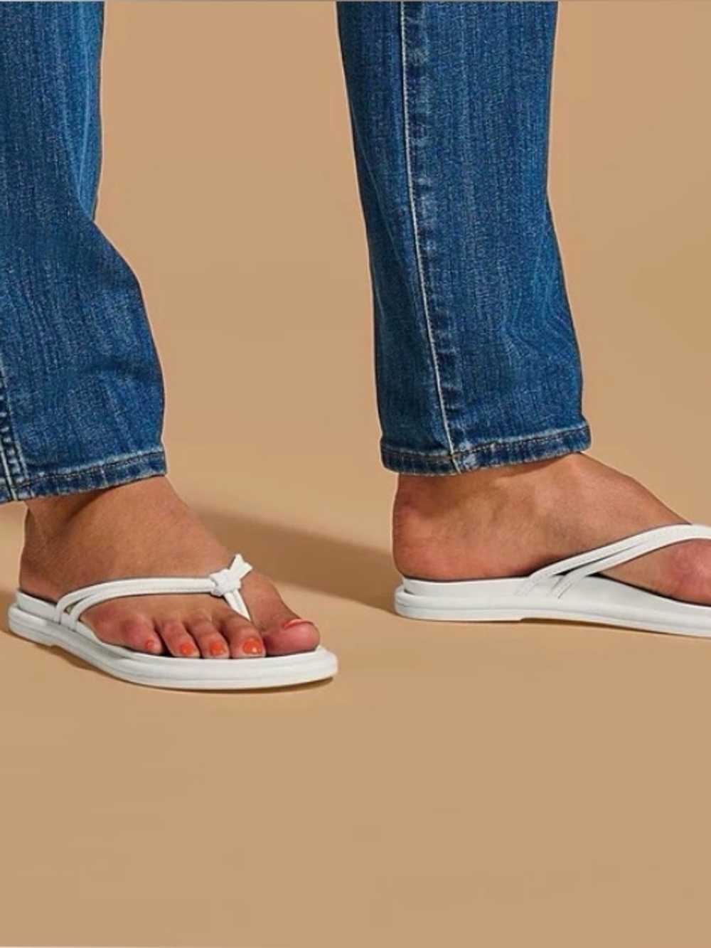 OLUKAI AKA WOMEN'S white sandals size 8